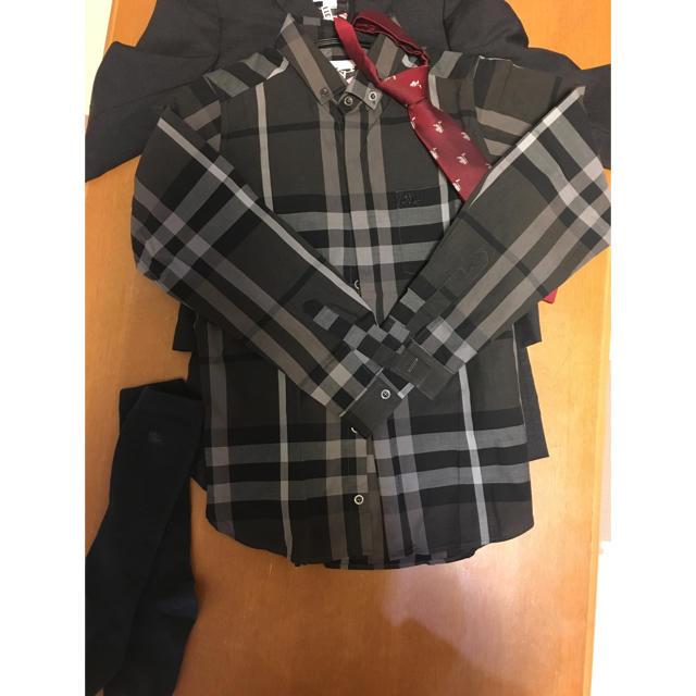 BURBERRY(バーバリー)のkanamima様専用 バーバリースーツセット キッズ/ベビー/マタニティのキッズ服男の子用(90cm~)(ドレス/フォーマル)の商品写真