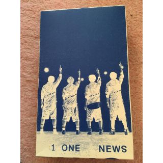 ニュース(NEWS)のNEWS   ONE  ＣＤとTシャツ(アイドルグッズ)