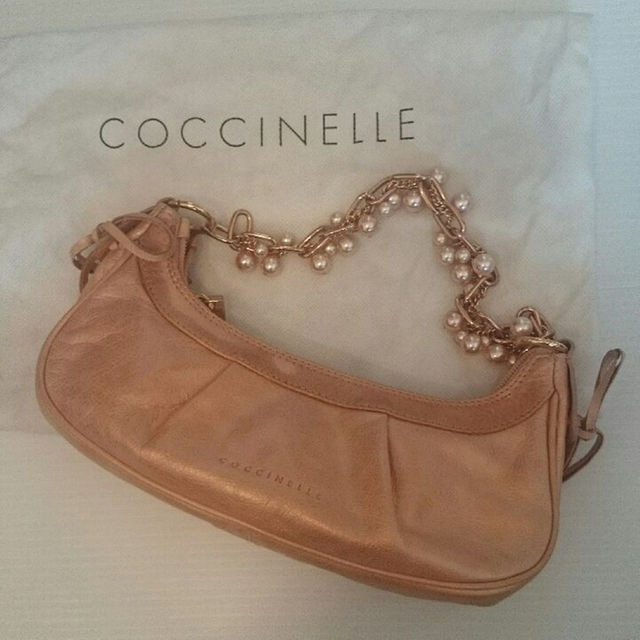 バッグ美品♥イタリア人気ブランド♥本皮♥COCCINELLE♥コチネレ♥パーティーに♪