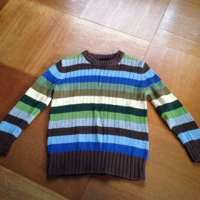 GAP(ギャップ)のGAP  110サイズ  セーター キッズ/ベビー/マタニティのキッズ服男の子用(90cm~)(Tシャツ/カットソー)の商品写真