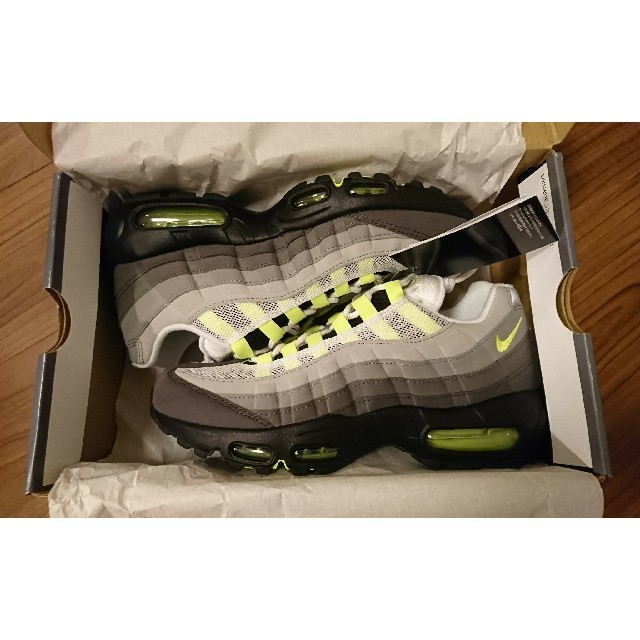 NIKE(ナイキ)の NIKE AIR MAX 95  25cm エアマックス ナイキ イエロー メンズの靴/シューズ(スニーカー)の商品写真