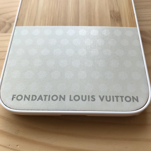 LOUIS VUITTON(ルイヴィトン)のパリ限定 フォンダシオン ルイヴィトン 美術館 iPhoneケース スマホ/家電/カメラのスマホアクセサリー(iPhoneケース)の商品写真
