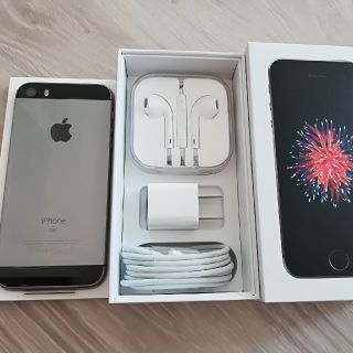 アイフォーン(iPhone)の【新品】iPhoneSE グレー 32GB SIMフリー(スマートフォン本体)