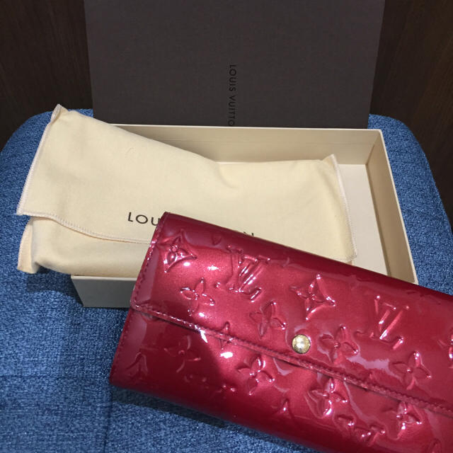 LOUIS VUITTON(ルイヴィトン)のLOUIS VUITTON ヴェルニ 長財布 レディースのファッション小物(財布)の商品写真