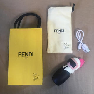 フェンディ(FENDI)の【非売品】FENDI 新品 充電器(バッテリー/充電器)