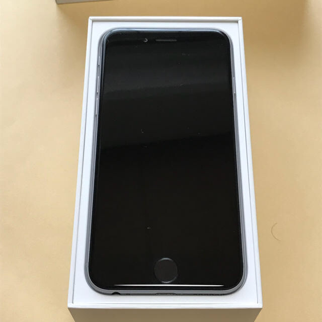 Apple(アップル)のiPhone6 docomo 64g スペースグレー スマホ/家電/カメラのスマートフォン/携帯電話(スマートフォン本体)の商品写真