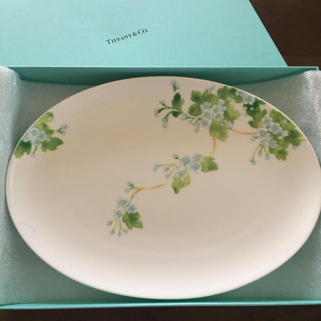 Tiffany & Co.(ティファニー)のこっち様専用《新品》ティファニー  お皿  プレート  食器 インテリア/住まい/日用品のキッチン/食器(食器)の商品写真