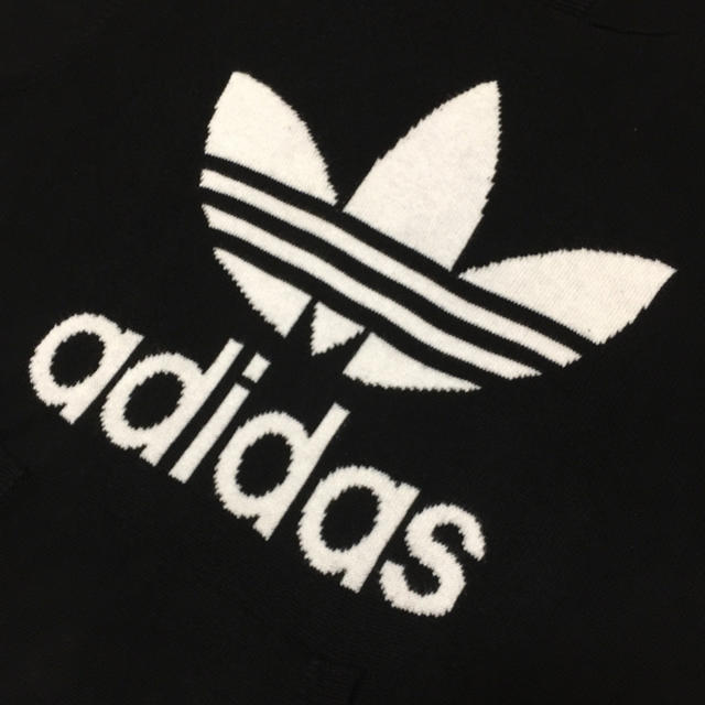 adidas(アディダス)のadidas originals デカロゴ ニット パーカー Lサイズ ブラック メンズのトップス(パーカー)の商品写真