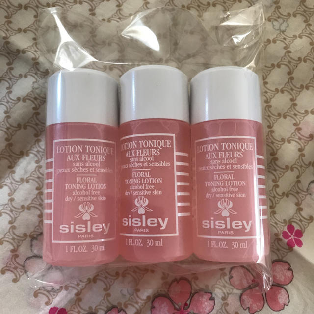 Sisley(シスレー)のsisleyフローラルトニックローション コスメ/美容のスキンケア/基礎化粧品(化粧水/ローション)の商品写真