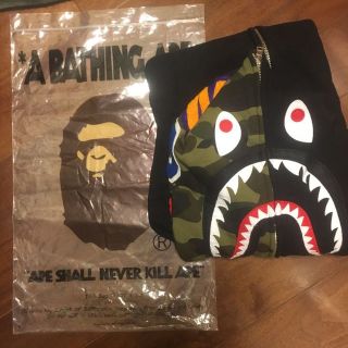 アベイシングエイプ(A BATHING APE)のシャークパーカー（半袖）(パーカー)