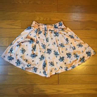 ユニクロ(UNIQLO)のショートパンツ💕花柄ピンクベージュ(カジュアルパンツ)