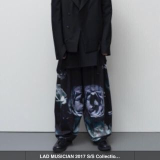 ラッドミュージシャン(LAD MUSICIAN)のlad musician 花柄ワイドパンツ 42(スラックス)