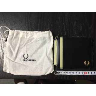 フレッドペリー(FRED PERRY)の送込フレッドペリー FRED PERRY Zip Around Wallet (折り財布)