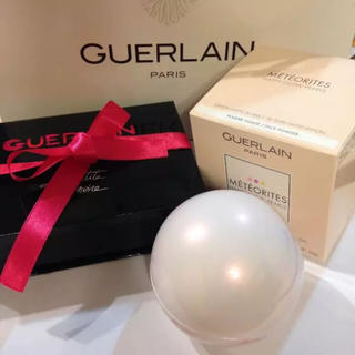 ゲラン(GUERLAIN)の新品未使用☆ 限定 ゲラン メテリオットビーユ ハッピーグロウ フェイスパウダー(フェイスパウダー)