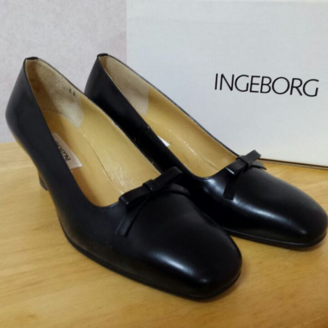 INGEBORG(インゲボルグ)のパンプス レディースの靴/シューズ(ハイヒール/パンプス)の商品写真