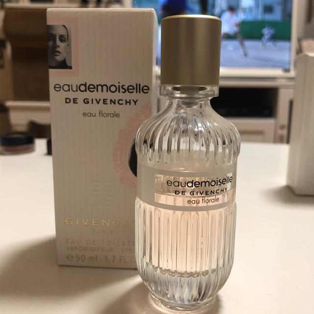 GIVENCHY(ジバンシィ)のジバンシー♡香水 コスメ/美容の香水(香水(女性用))の商品写真