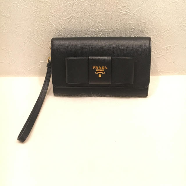 PRADA  財布(ストラップ付き)