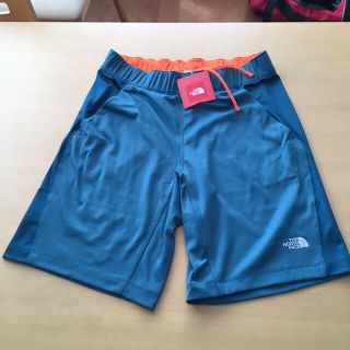 ザノースフェイス(THE NORTH FACE)のアメリカ購入ザノースフェースフィットネスハーフパンツメンズ（欧米Ｓサイズ）新品(ショートパンツ)