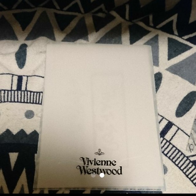 Vivienne Westwood(ヴィヴィアンウエストウッド)のVivienne Westwood 限定 スクイグル クリヤー ファイル・ケース インテリア/住まい/日用品の文房具(ファイル/バインダー)の商品写真