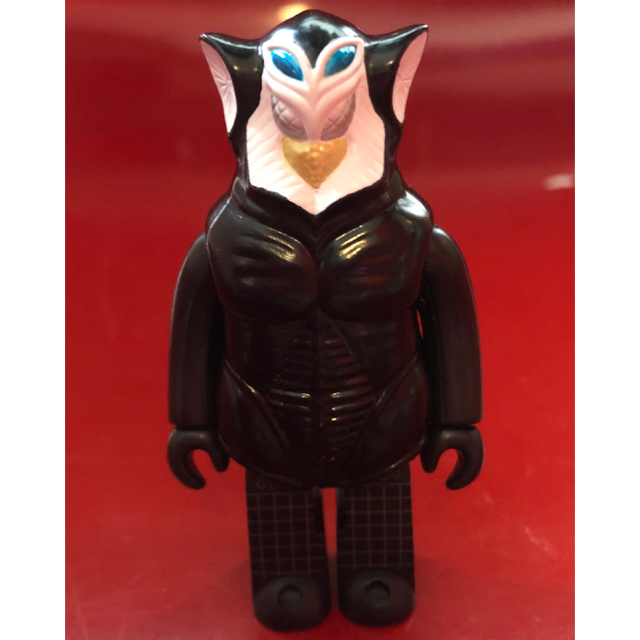 MEDICOM TOY(メディコムトイ)の《メフィラス星人》キューブリック ウルトラマン KUBRICK フィギュア エンタメ/ホビーのフィギュア(特撮)の商品写真