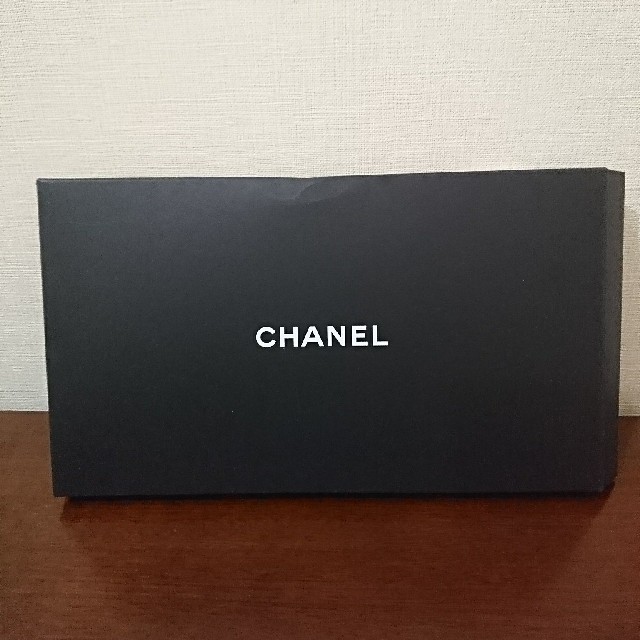 CHANEL(シャネル)のらら♪♪♪さま専用 シャネル ノベルティポーチ 値下げ レディースのファッション小物(ポーチ)の商品写真