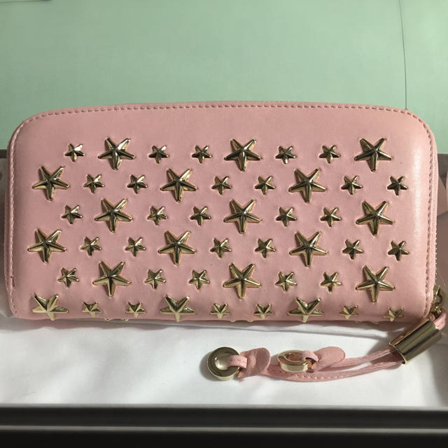 JIMMY CHOO(ジミーチュウ)のジミーチュウ スタースタッズ ラウンドジップウォレット☆新品☆ レディースのファッション小物(財布)の商品写真