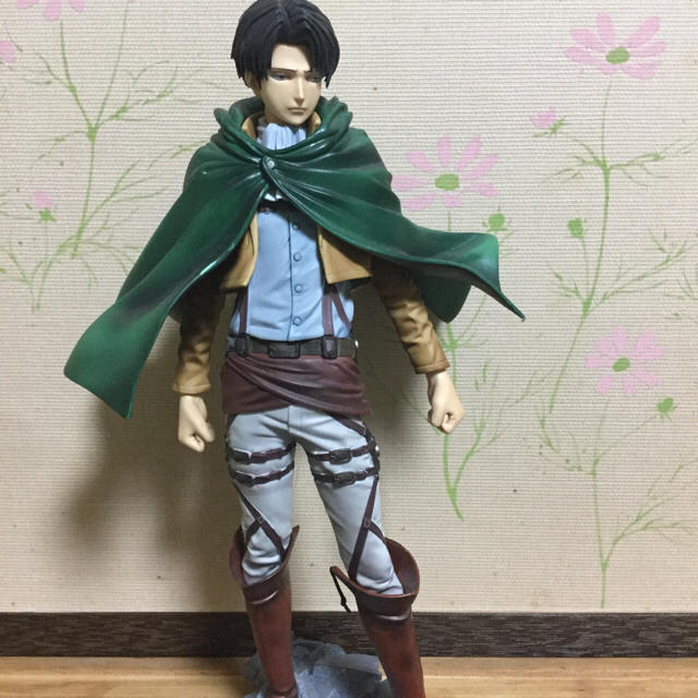 進撃の巨人 リヴァイ兵長かっこいいフィギュア の通販 By あかさ S Shop ラクマ 進撃の巨人 リヴァイ兵長かっこいいフィギュア の通販 By あかさ S Shop ラクマ