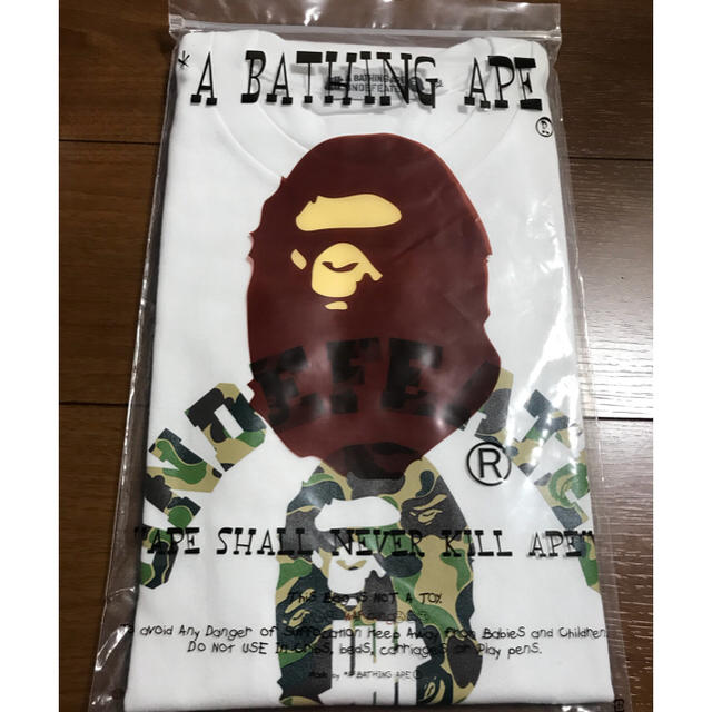 A BATHING APE(アベイシングエイプ)の新品 BAPE X UND ABC COLLEGE TEE undefeated メンズのトップス(Tシャツ/カットソー(半袖/袖なし))の商品写真