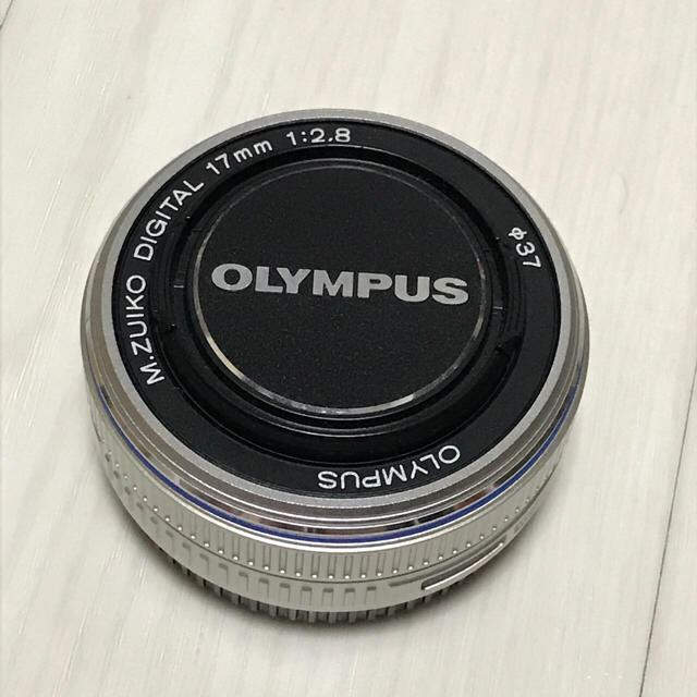 OLYMPUS(オリンパス)のOLYMPUS オリンパス M.ZUIKO 17mm F2.8  【中古品】 スマホ/家電/カメラのカメラ(レンズ(単焦点))の商品写真