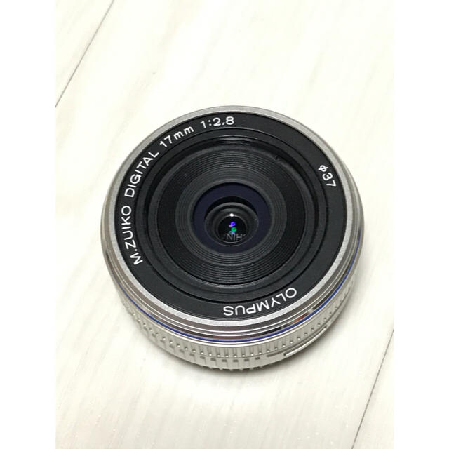 OLYMPUS(オリンパス)のOLYMPUS オリンパス M.ZUIKO 17mm F2.8  【中古品】 スマホ/家電/カメラのカメラ(レンズ(単焦点))の商品写真