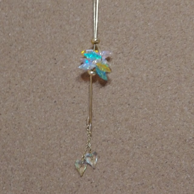 SWAROVSKI(スワロフスキー)のスワロフスキー　春カラーネックレス ハンドメイドのアクセサリー(ネックレス)の商品写真