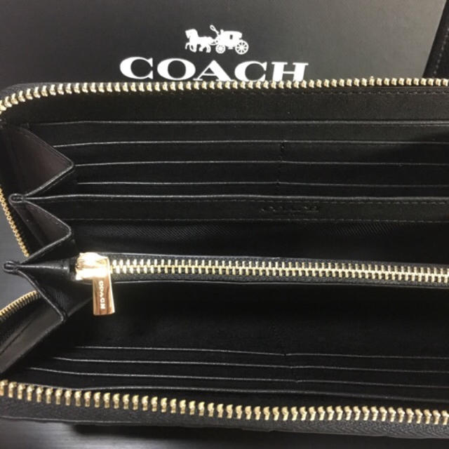 COACH(コーチ)のプレゼント用❣️新品コーチ長財布F53659ホワイト エンボスドスネークレザー レディースのファッション小物(財布)の商品写真