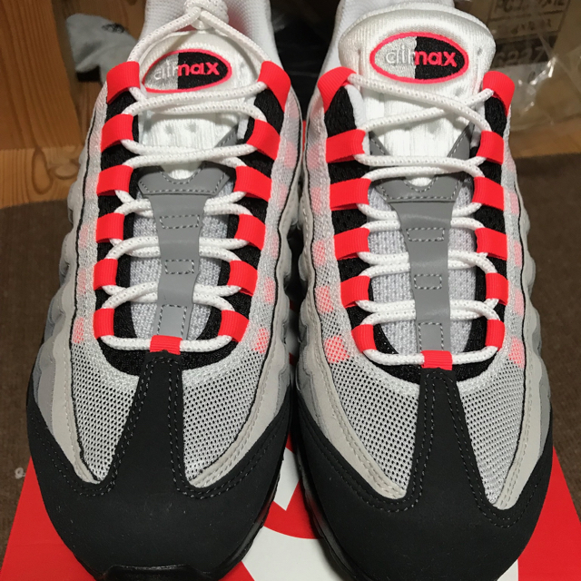 NIKE(ナイキ)の29 NIKE AIR MAX 95 solar red エアマックス95  メンズの靴/シューズ(スニーカー)の商品写真