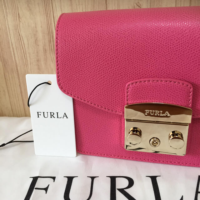 FURLA メトロポリス ピーチピンク