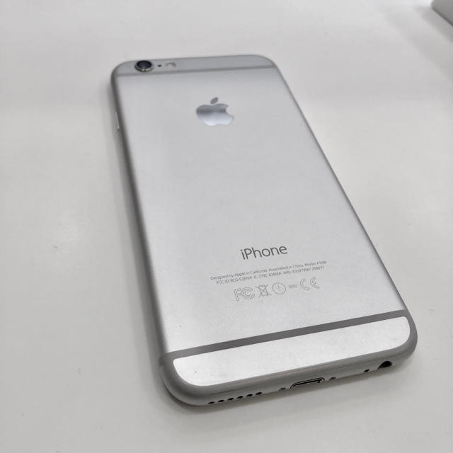 Apple(アップル)のiPhone6 64GB シルバー docomo スマホ/家電/カメラのスマートフォン/携帯電話(スマートフォン本体)の商品写真
