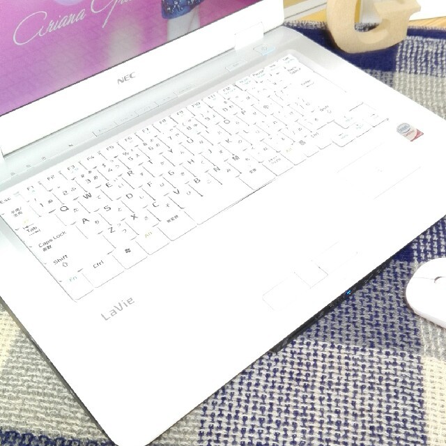 PC/タブレット極美品LaVie可愛い白windows１０メモリ４大容量Wi-Fiマウス　無線