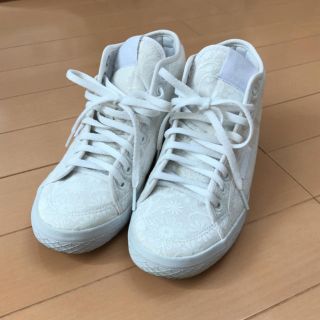 アディダス(adidas)の【ひらちえ様専用】アディハニー スニーカー 白 花柄 23.5(スニーカー)