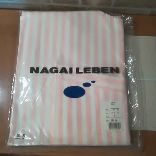NAGAILEBEN(ナガイレーベン)のナース服とエプロン　半袖　ナガイレーベン レディースのワンピース(ひざ丈ワンピース)の商品写真