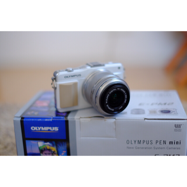 OLYMPUS(オリンパス)の【中古美品】ミラーレス一眼 OLYMPUS PEN mini E-PM2 スマホ/家電/カメラのカメラ(ミラーレス一眼)の商品写真