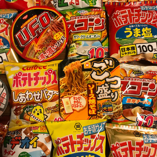 プリッツ カップ麺 お菓子詰め合わせ おかし詰め合わせの通販 by にゃ