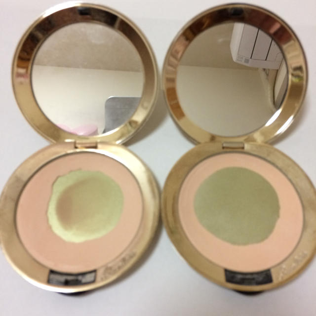 GUERLAIN(ゲラン)の２つセット ゲラン レ ヴォワレット プードル プレッセ クレール  エレガンス コスメ/美容のベースメイク/化粧品(フェイスパウダー)の商品写真