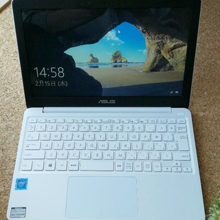 エイスース(ASUS)のAsus 1kg未満ノートPC X205TA 11.6インチ(ノートPC)