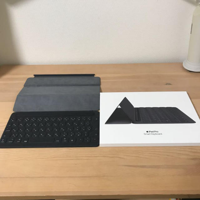 Apple(アップル)のipad pro 10.5 inch smart keyboard スマホ/家電/カメラのPC/タブレット(タブレット)の商品写真