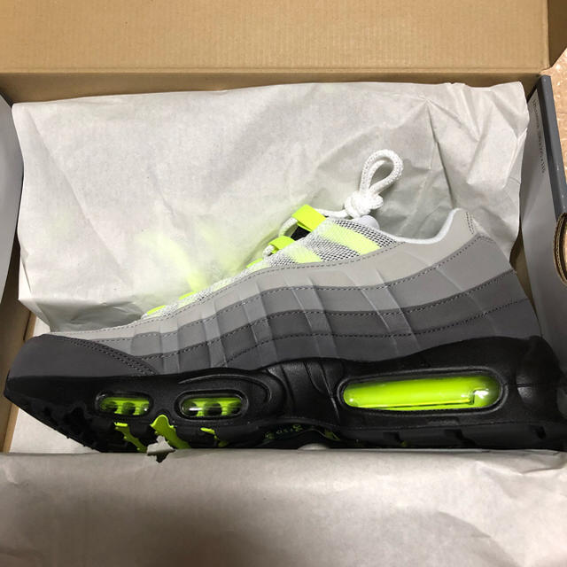 NIKE(ナイキ)の確実正規AIRMAX95OG 28.5 2018年  イエローグラデ メンズの靴/シューズ(スニーカー)の商品写真