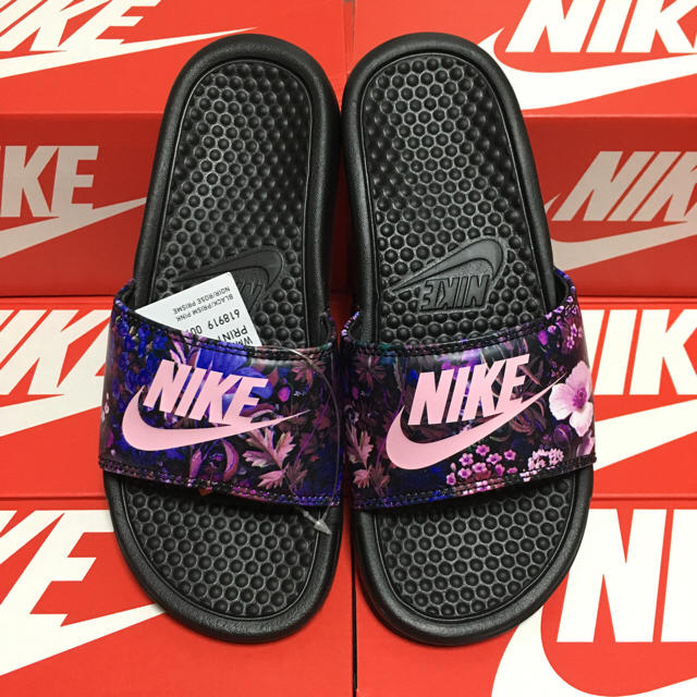 NIKE(ナイキ)の23cm NIKE WMNS BENASSI PRINT 花柄 フローラル  レディースの靴/シューズ(サンダル)の商品写真