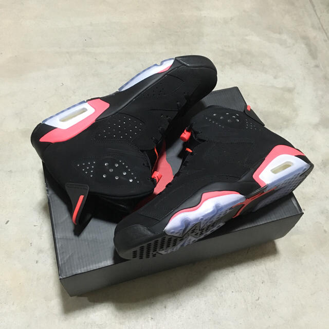 NIKE(ナイキ)のUS9.5 NIKE AIR JORDAN 6 RETRO INFRARED メンズの靴/シューズ(スニーカー)の商品写真