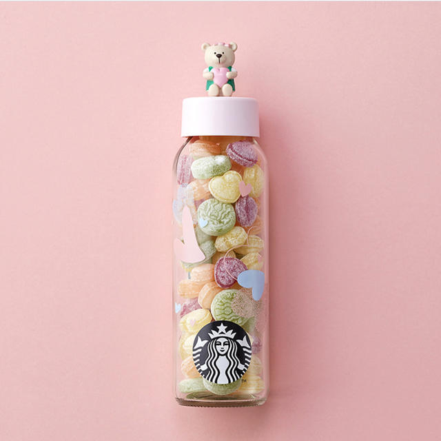 Starbucks Coffee(スターバックスコーヒー)の韓国限定スターバックスのベアリスタ  ボーイ／ガール キャンディボトル 2セット 食品/飲料/酒の食品(菓子/デザート)の商品写真