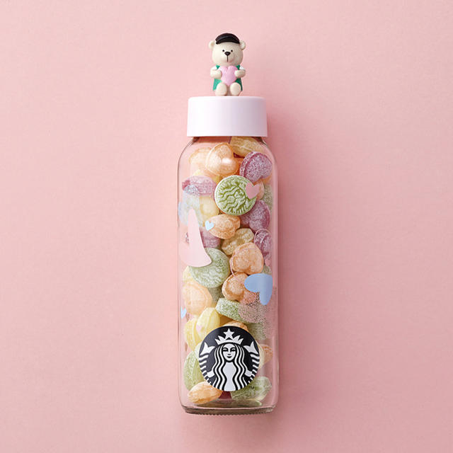 Starbucks Coffee(スターバックスコーヒー)の韓国限定スターバックスのベアリスタ  ボーイ／ガール キャンディボトル 2セット 食品/飲料/酒の食品(菓子/デザート)の商品写真