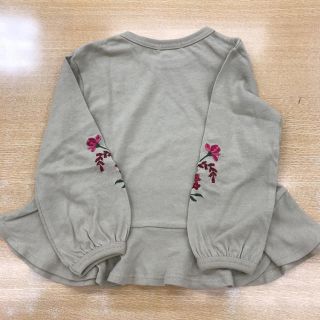 ベージュのゆったりTシャツ(その他)