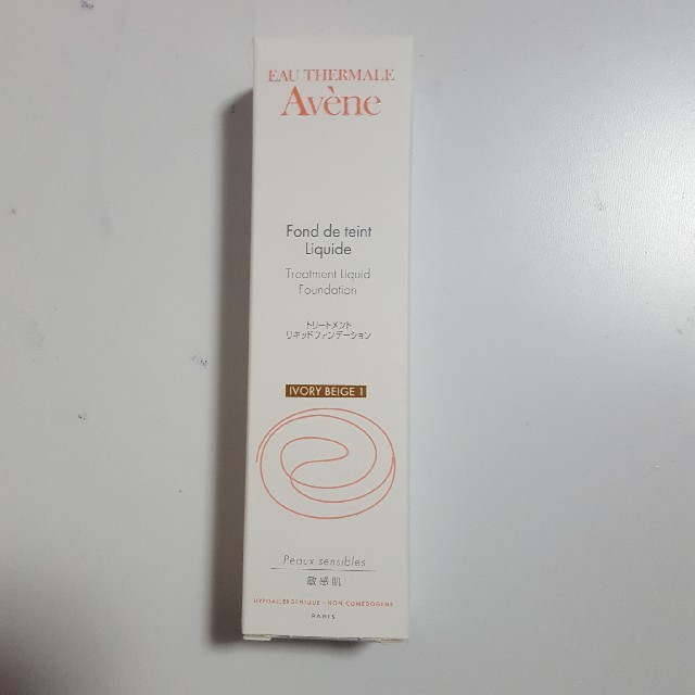 Avene(アベンヌ)のプリピーちゃん様専用 アベンヌ　トリートメントリキッドファンデーション コスメ/美容のベースメイク/化粧品(ファンデーション)の商品写真